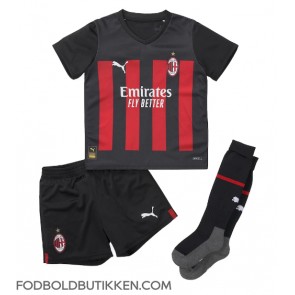 AC Milan Olivier Giroud #9 Hjemmebanetrøje Børn 2022-23 Kortærmet (+ Korte bukser)